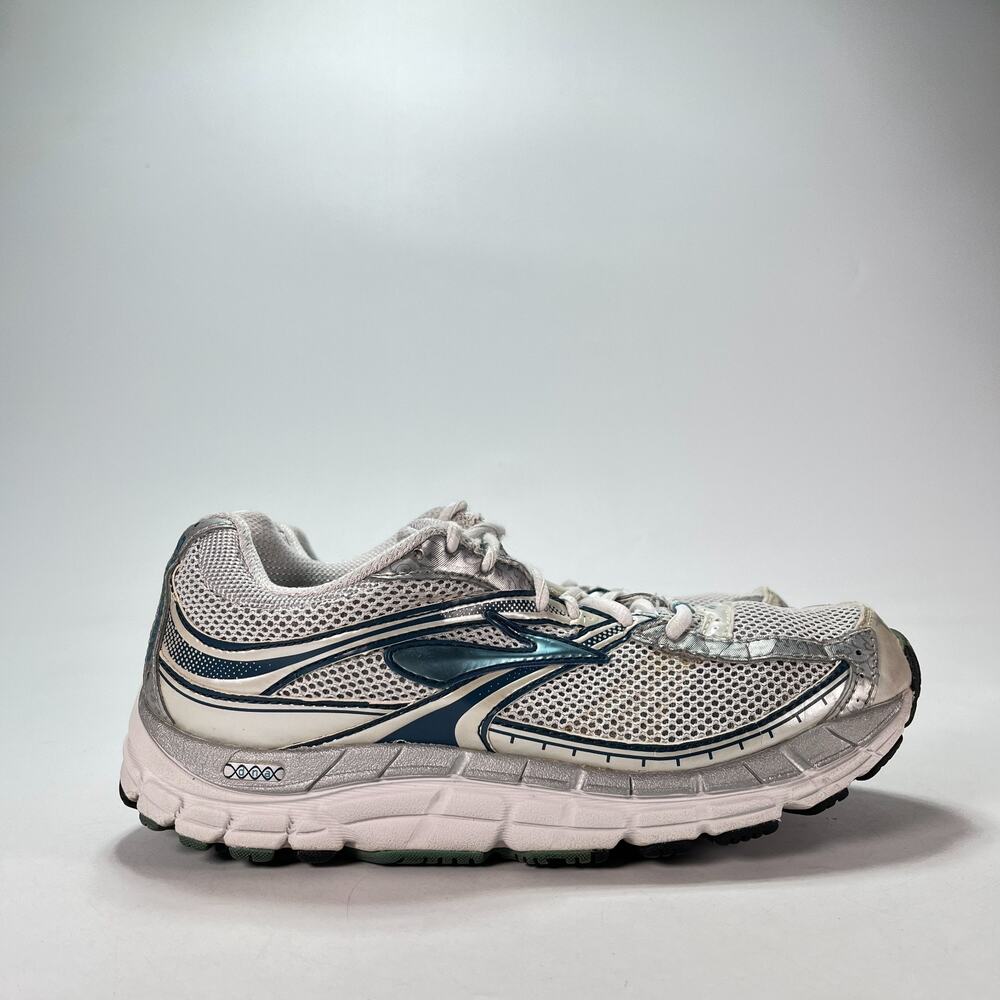 Brooks Addiction 10 White Silver Blue Athletic Running Shoes Women's Size 8.5